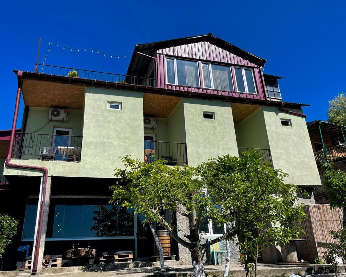 Green Flower Hotel Kutaisi Exterior photo