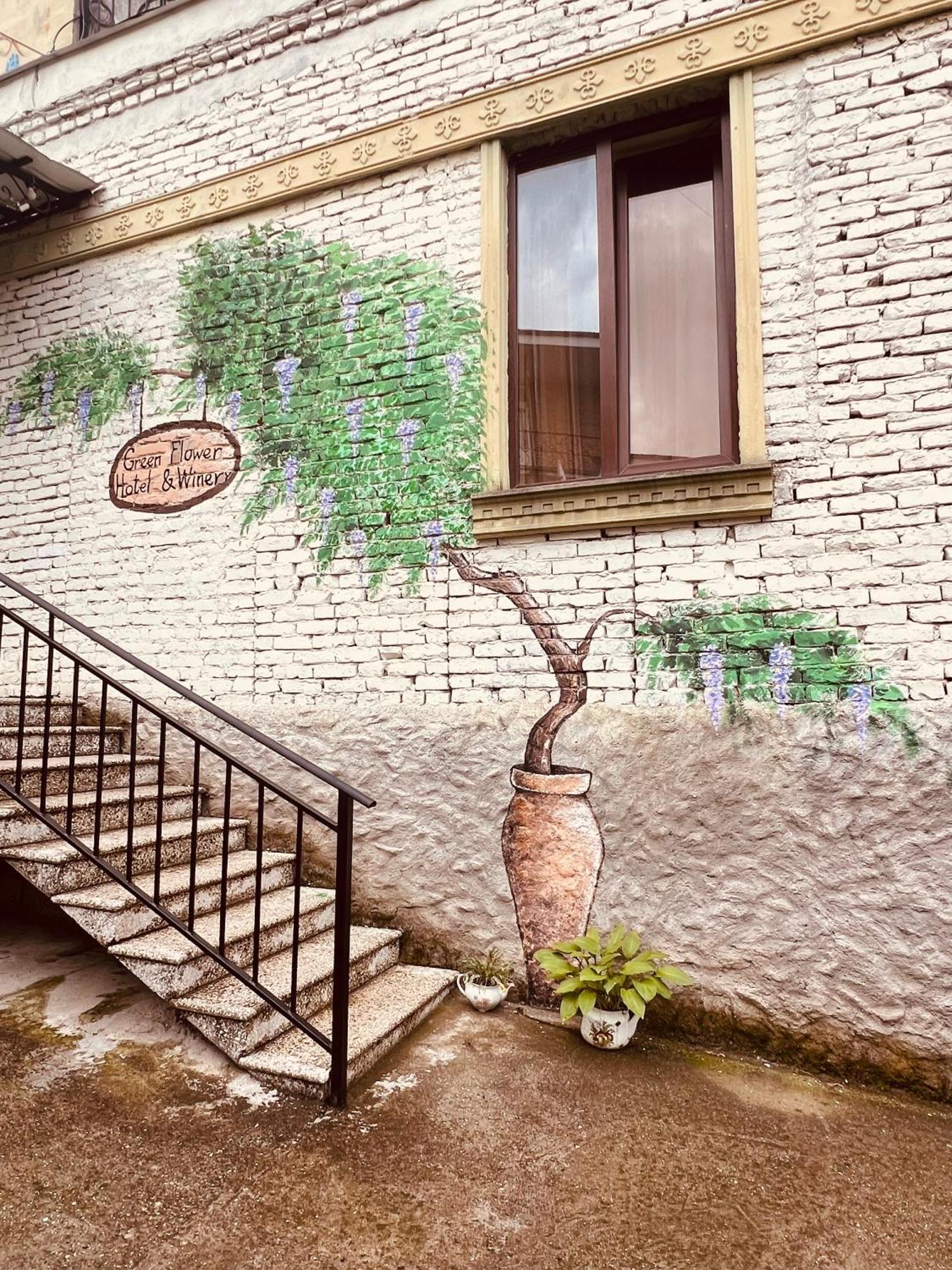 Green Flower Hotel Kutaisi Exterior photo