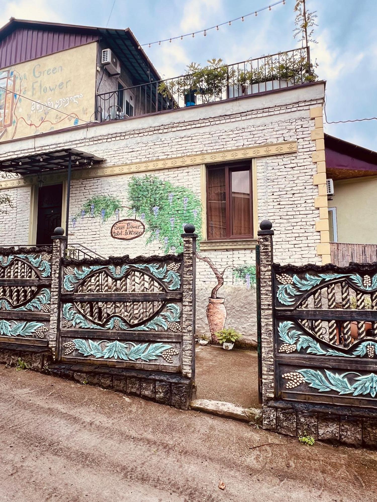 Green Flower Hotel Kutaisi Exterior photo