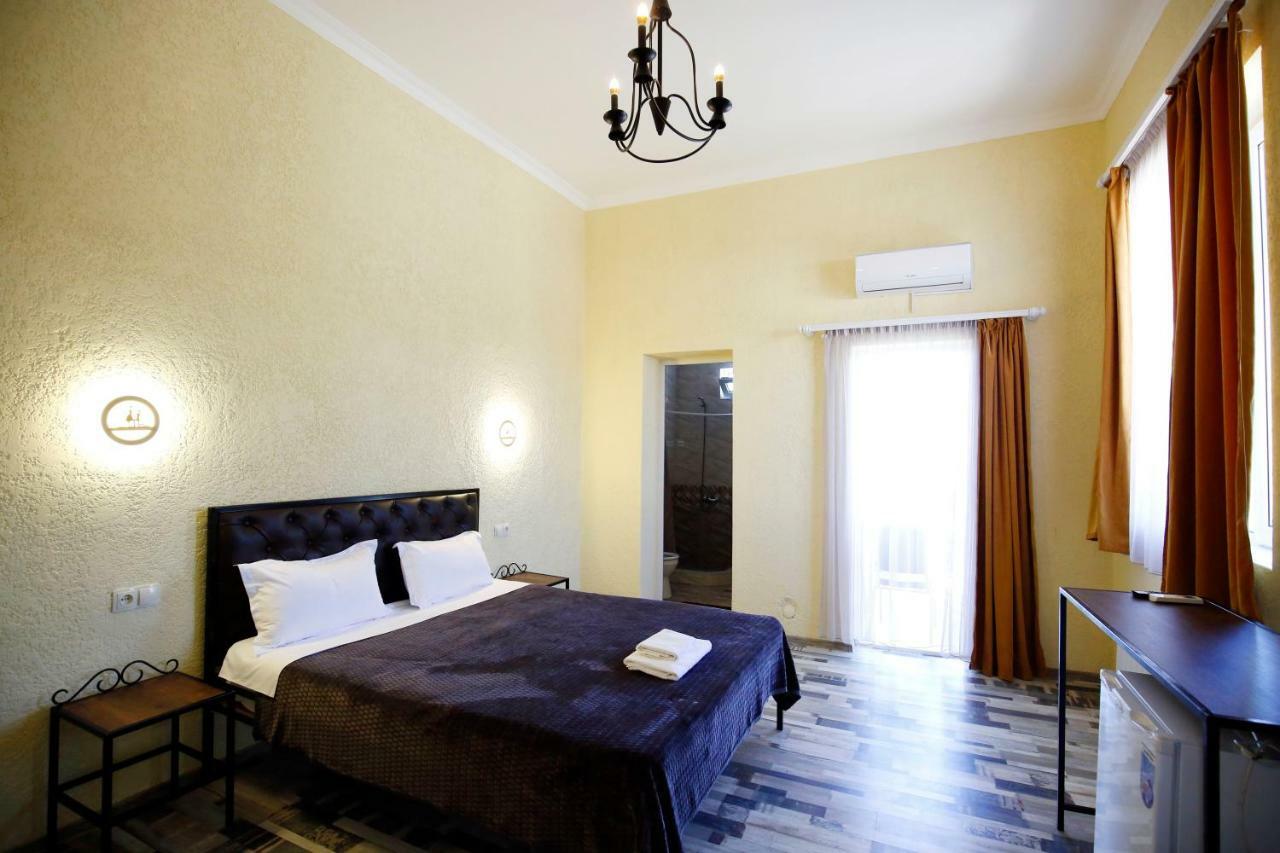 Green Flower Hotel Kutaisi Exterior photo