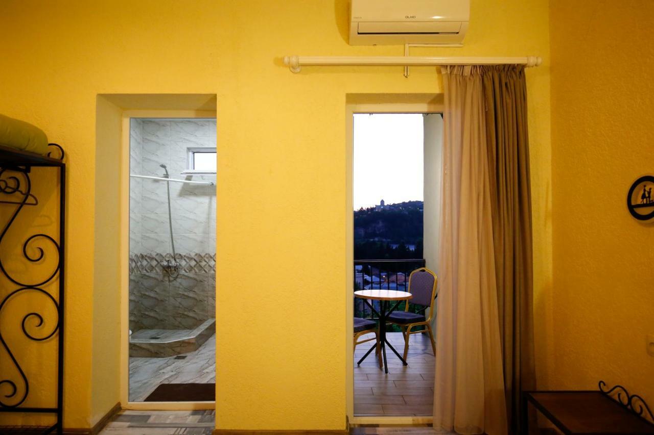Green Flower Hotel Kutaisi Exterior photo
