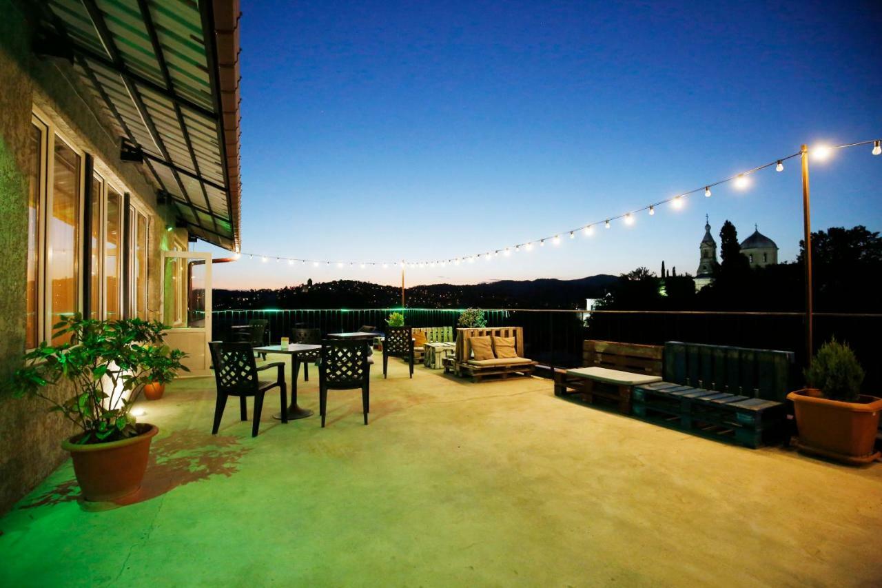 Green Flower Hotel Kutaisi Exterior photo